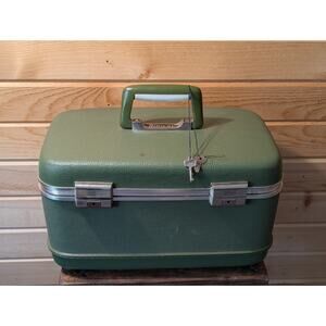 Vintage Airway Industries Hardshell Luggage Case with Lock Key Green Retro
